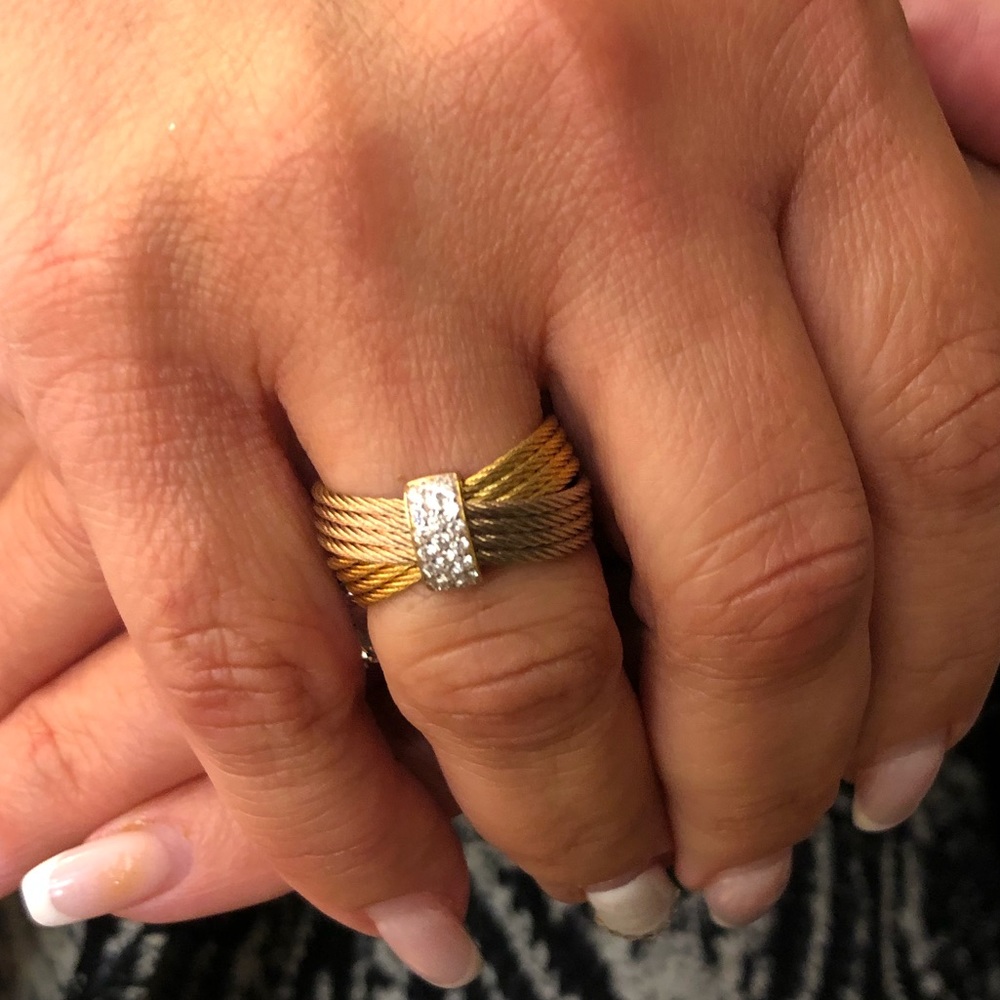 Alor Ring with Diamonds